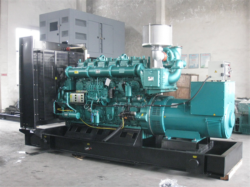 海淀200KW 柴油发电机的油耗是多少？